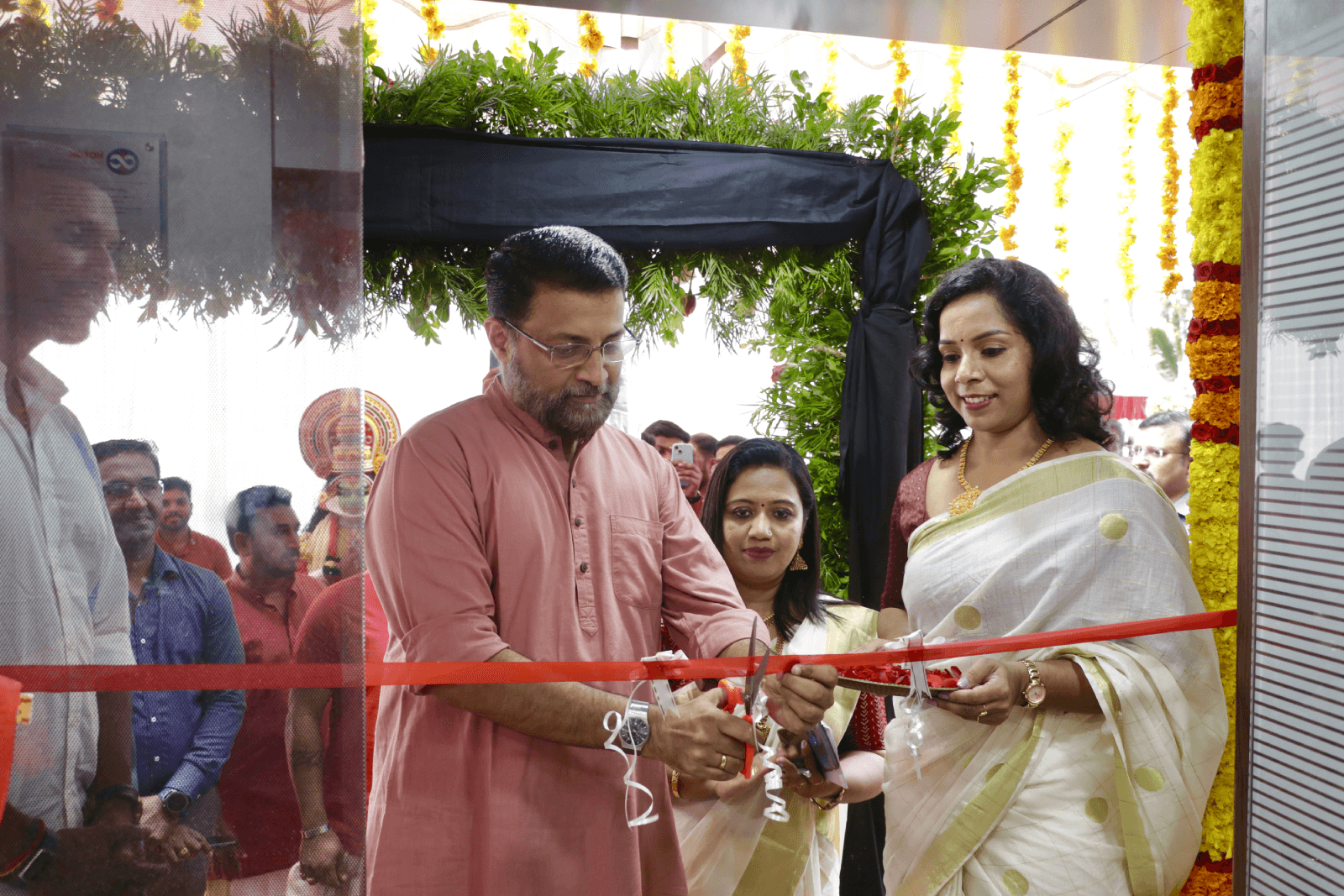 CEO Technopark, Col Sanjeev Nair (Retd.) inaugurating the first branch of Kotak Mahindra Bank in Technopark.