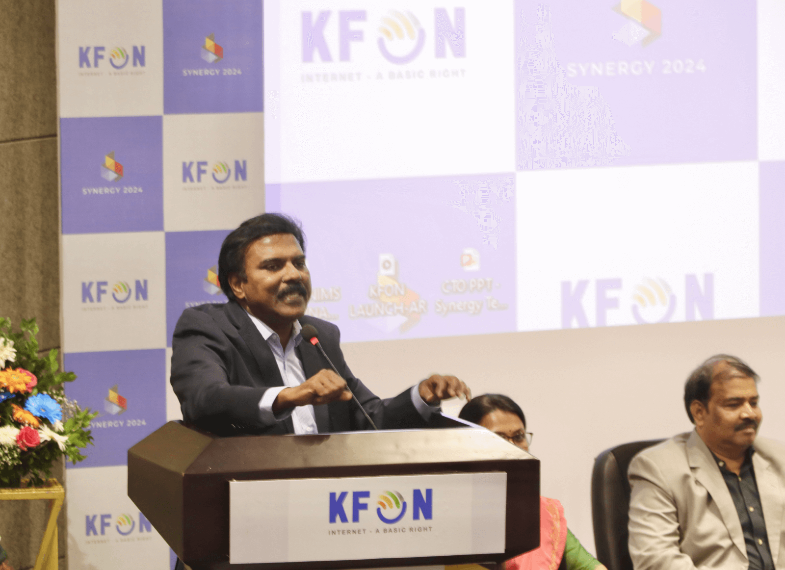 Dr. Santhosh Babu, IAS (VRS), Principal Secretary & MD of KFON, addressing the gathering at the KFON Technopark launch.