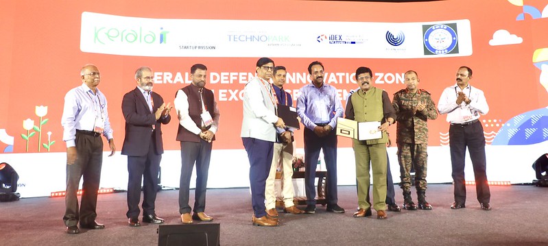 Dignitaries at the MoU signing that will synergise stakeholders for innovations and disruptive ideas from state-grown smaller enterprises for our armed forces.