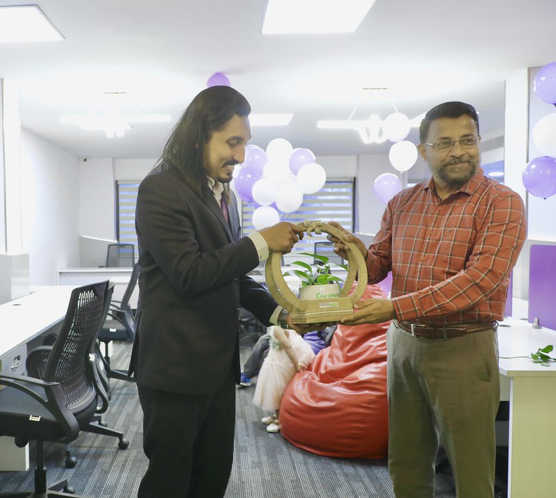 CEO Technopark presenting a token of appreciation to CEO, Ateam Soft Solutions.